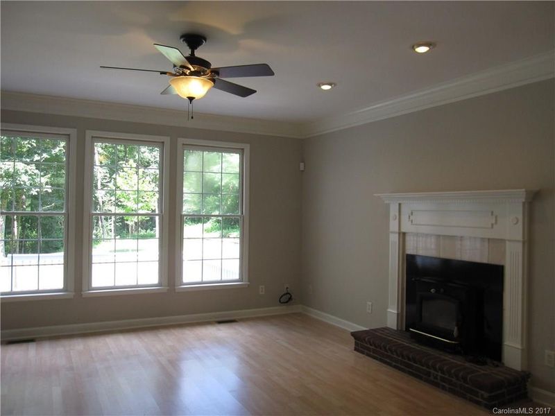 6713 Erinbrook Dr, Concord, NC 28025
