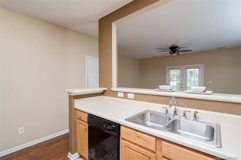 14914 Scothurst Ln, Charlotte, NC 28277