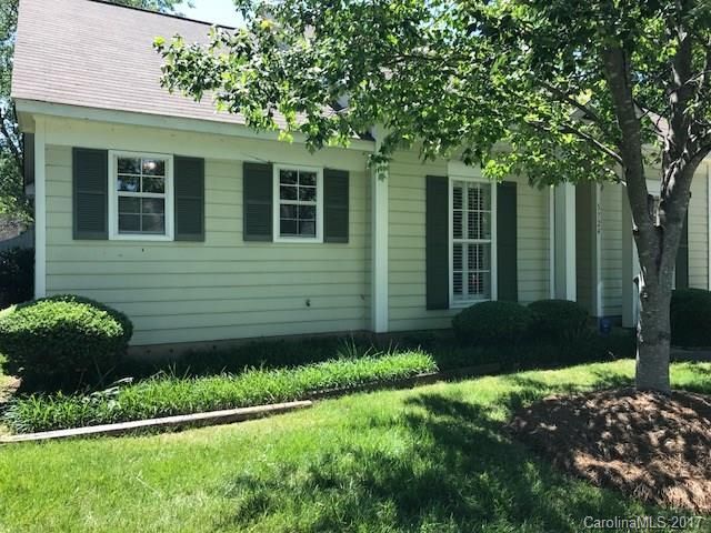 5724 Ebley Ln, Charlotte, NC 28227
