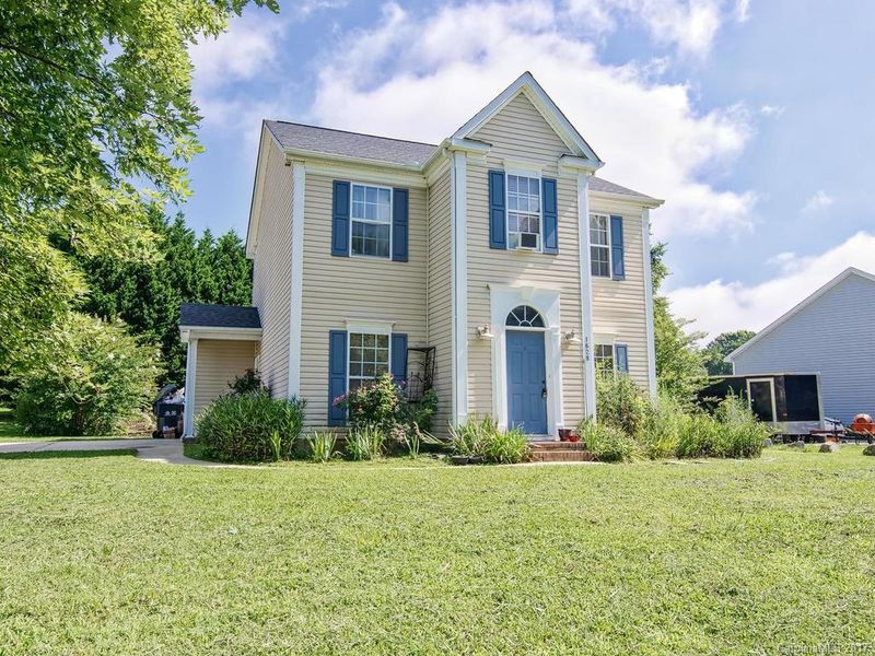 1628 Silverberry Ct, Charlotte, NC 28214