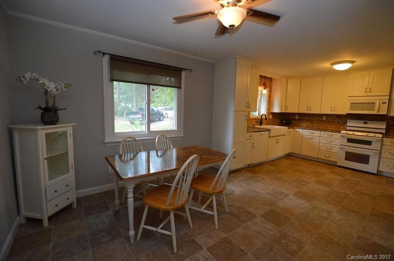16209 Thompson Rd, Mint Hill, NC 28227