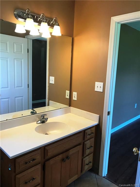 2102 Old Salem Ln, Lincolnton, NC 28092