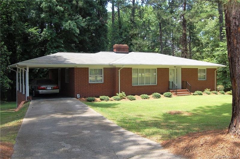 209 Idlewood Dr, Kannapolis, NC 28083