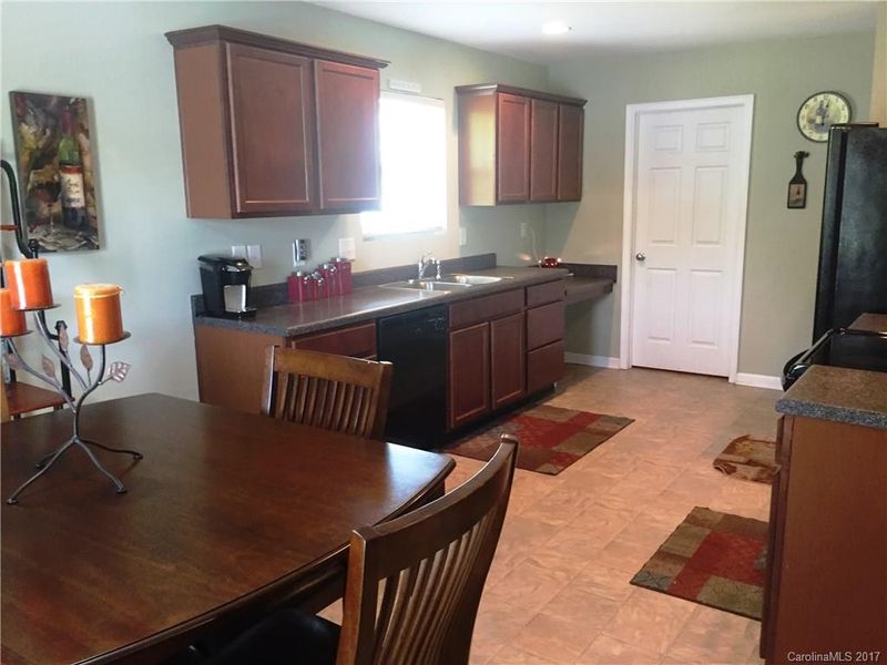 7013 Seney Dr, Charlotte, NC 28214