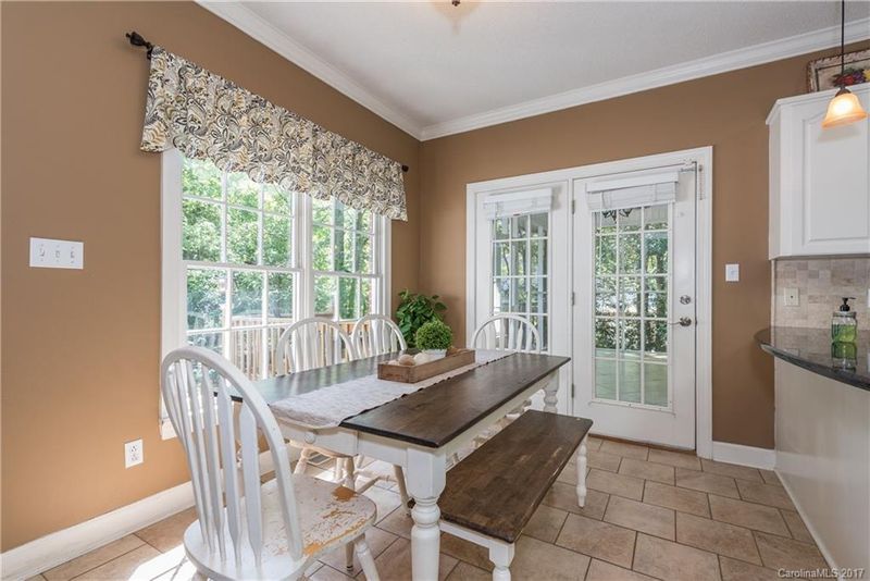 1672 Sharon Ln, Lancaster, SC 29720