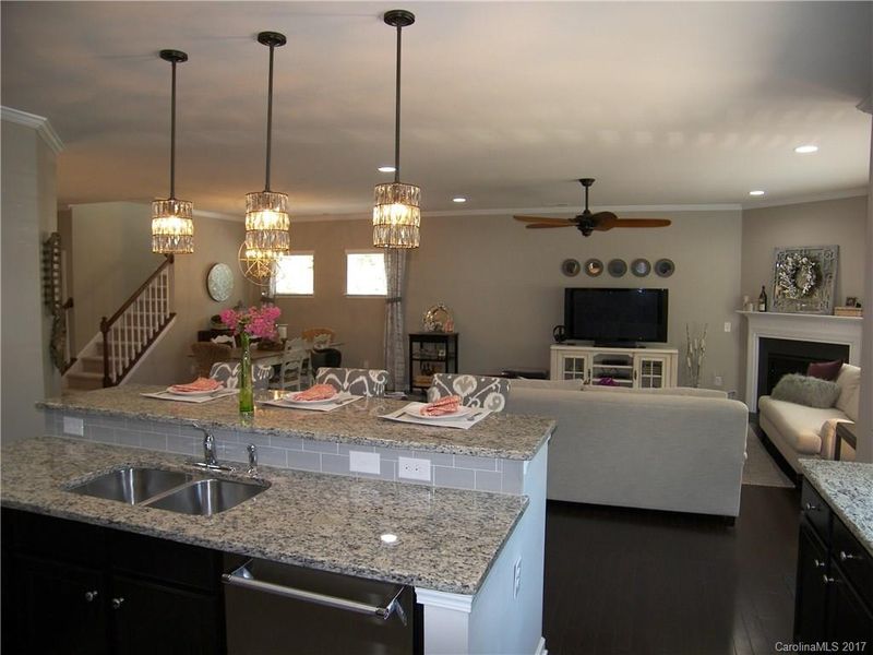 127 Glade Valley Ave, Mooresville, NC 28117