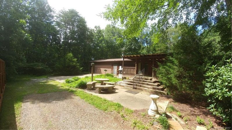 195 Flora Ln #9, Harmony, NC 28634