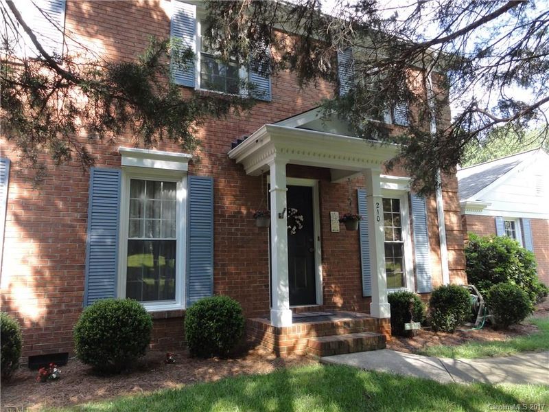 210 Linville Dr, Matthews, NC 28105