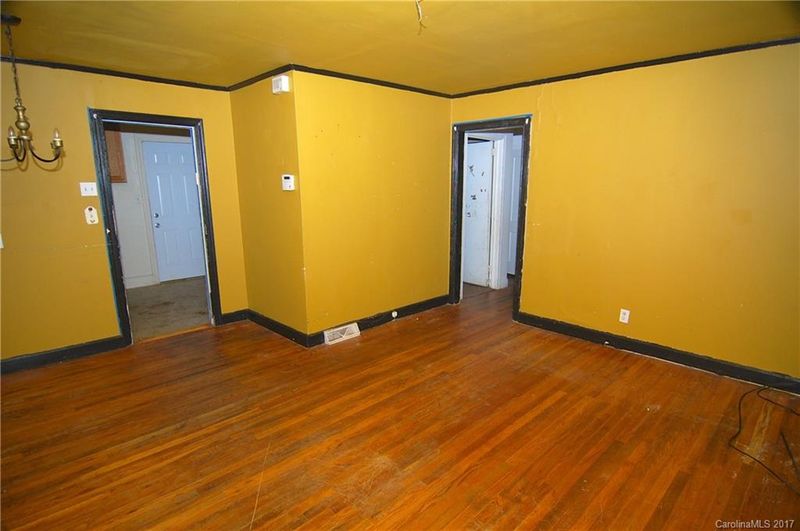 823 Seldon Dr, Charlotte, NC 28216