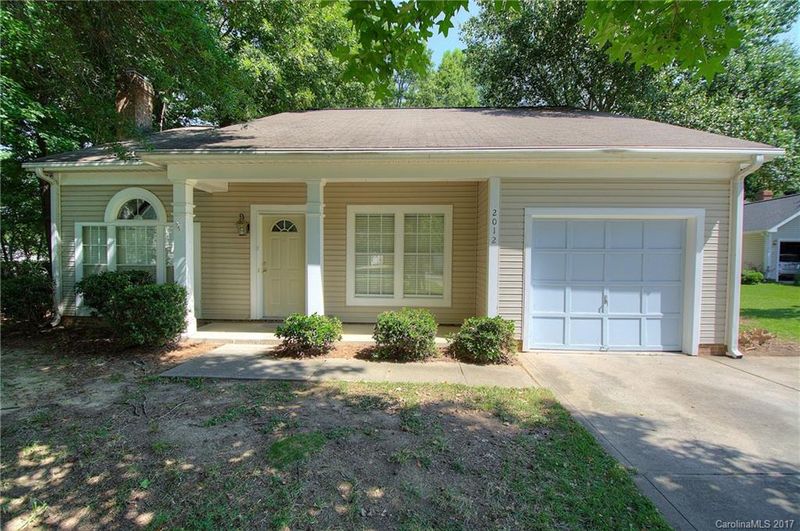 2012 David Earl Dr, Charlotte, NC 28213