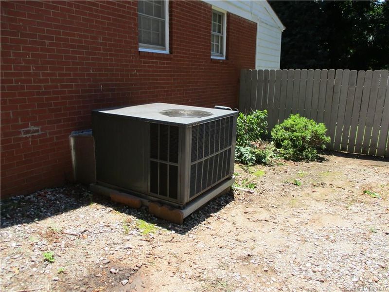 333 Euclid Ave, Statesville, NC 28677