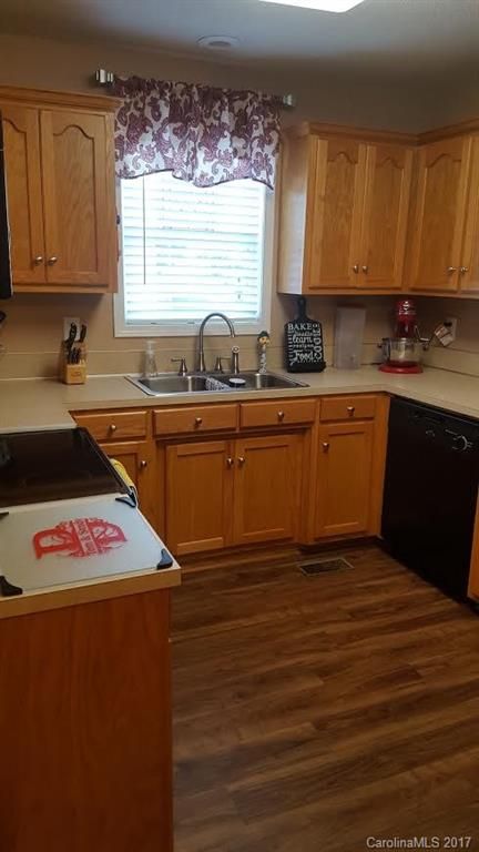 1504 Landsdowne Dr #11, Gastonia, NC 28054