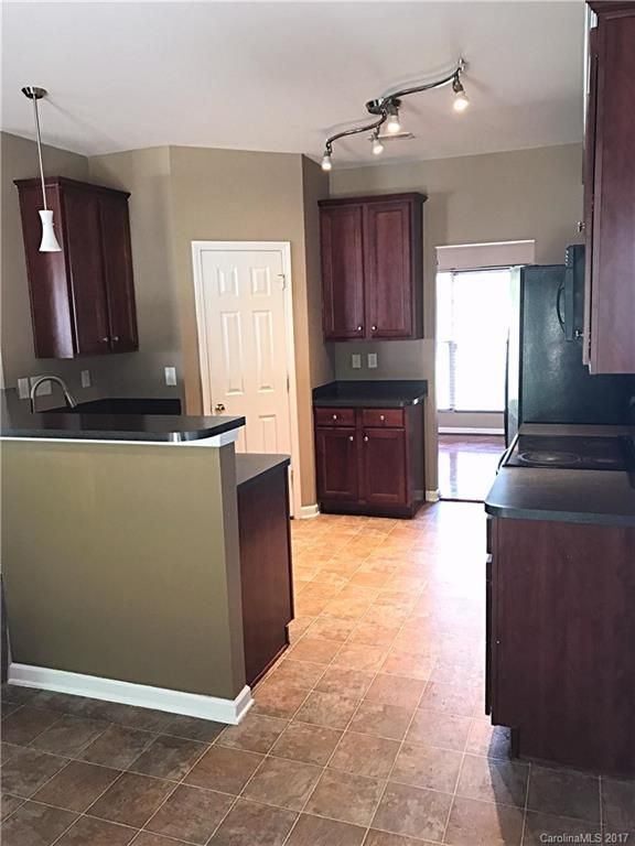 3908 Cascade Dr, Gastonia, NC 28056