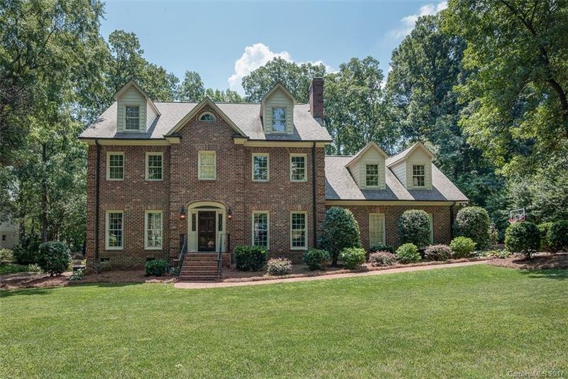 2753 Rolling Hills Dr, Monroe, NC 28110