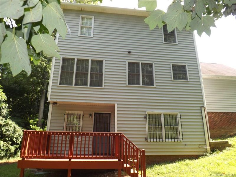 7121 City View Dr, Charlotte, NC 28212