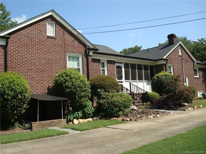 1010 Fairfield Dr, Gastonia, NC 28054