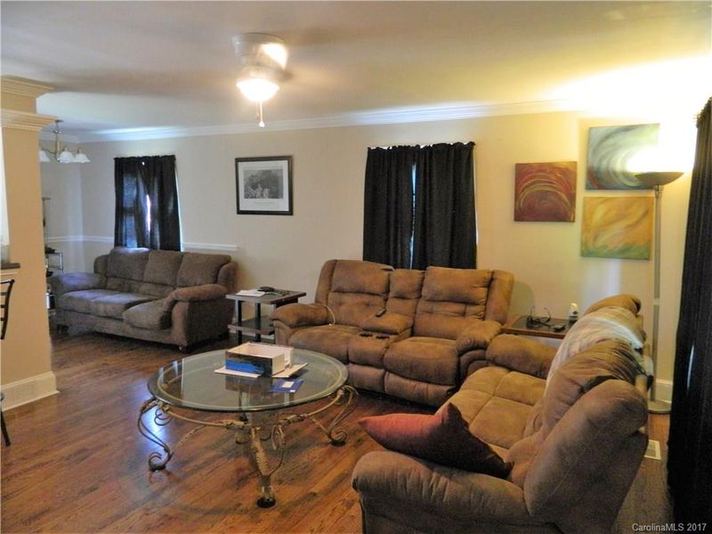 6722 Lakeside Dr, Charlotte, NC 28215