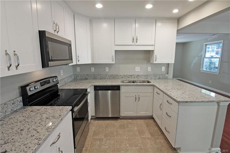 717 Mcalway Rd, Charlotte, NC 28211