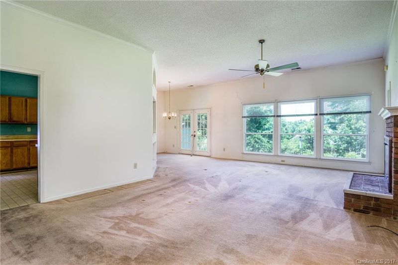 9400 Marshbrooke Rd, Matthews, NC 28105
