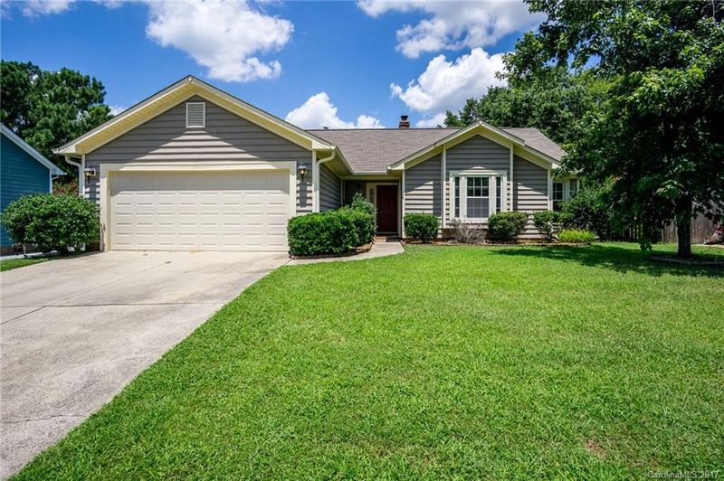 9400 Marshbrooke Rd, Matthews, NC 28105