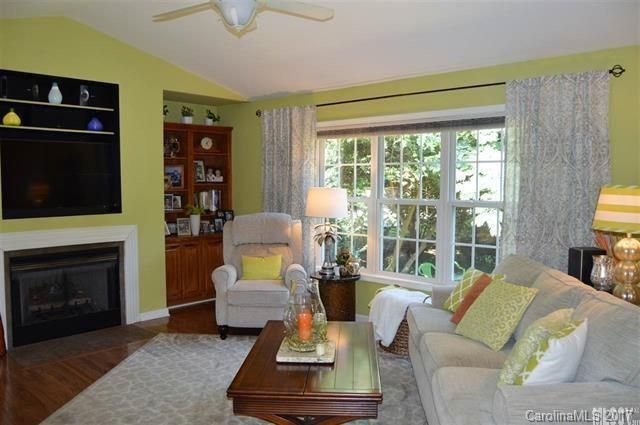 2468 23rd Avenue Dr NE, Hickory, NC 28601