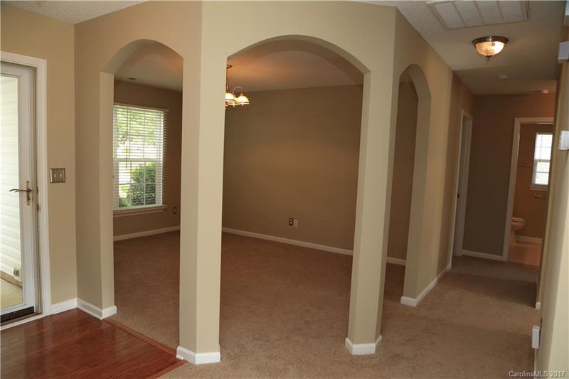 107 Creston Ct, Mooresville, NC 28115