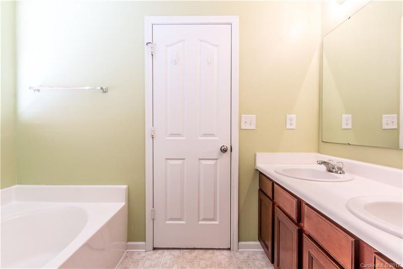 4239 Bathurst Dr, Charlotte, NC 28227