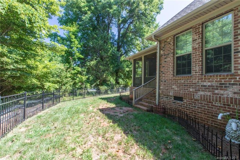5052 Isabella Pl, Mint Hill, NC 28227