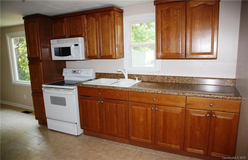140 East End Dr, Kings Mountain, NC 28086