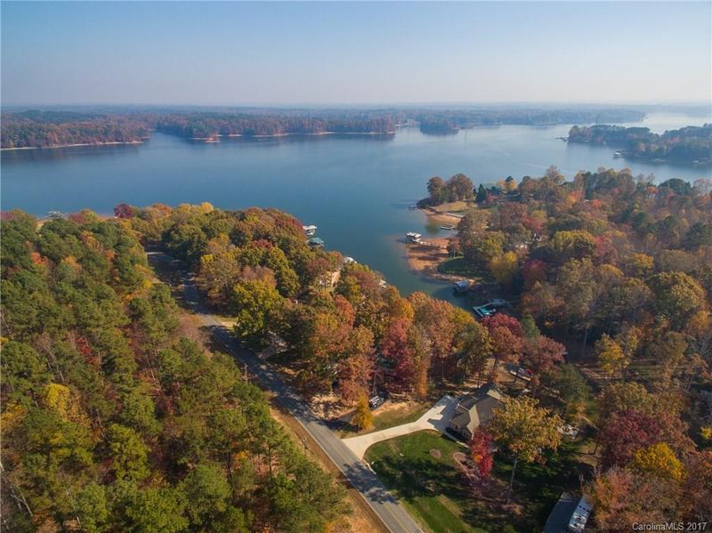 9121 Azalea Rd, Sherrills Ford, NC 28673