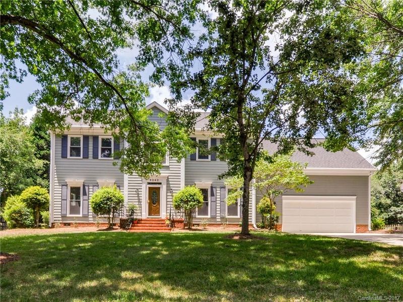 9242 Silver Pine Dr, Charlotte, NC 28277