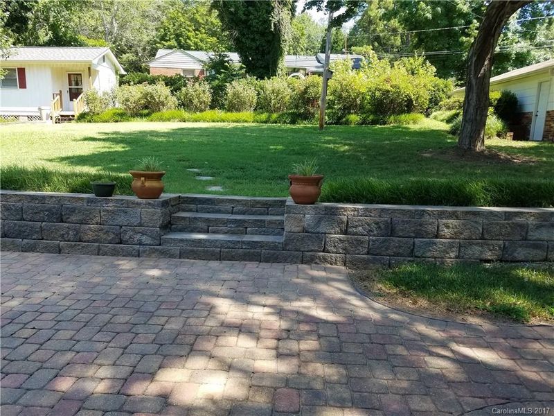 1906 Old West Ln, Gastonia, NC 28052