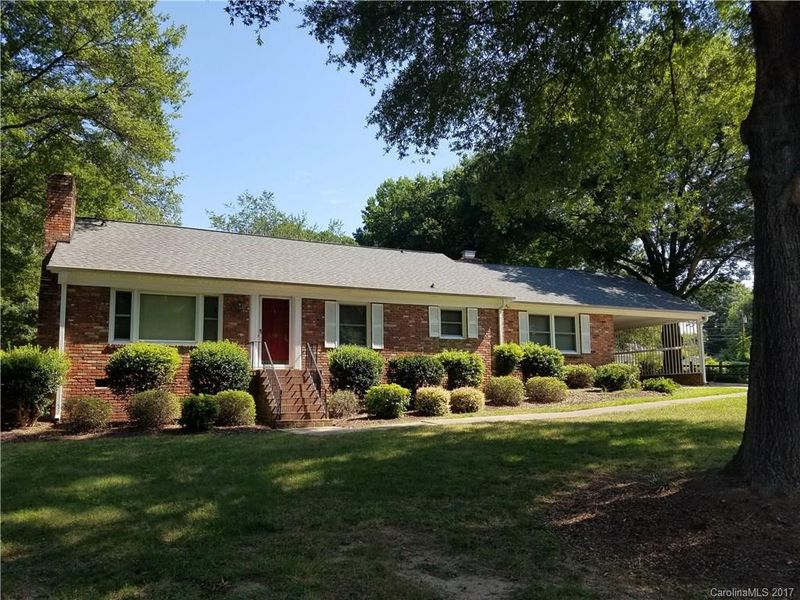 1906 Old West Ln, Gastonia, NC 28052