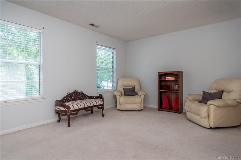 14722 Sapphire Ln, Pineville, NC 28134