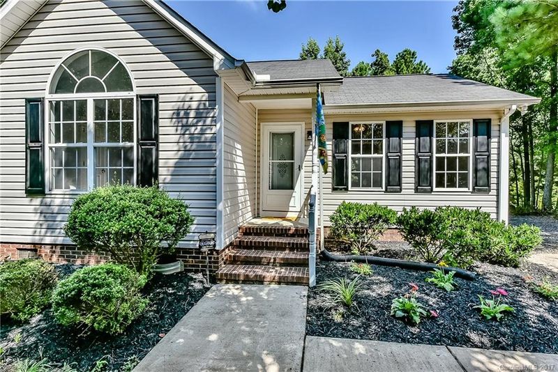 3521 Beatty Rd, Sherrills Ford, NC 28673