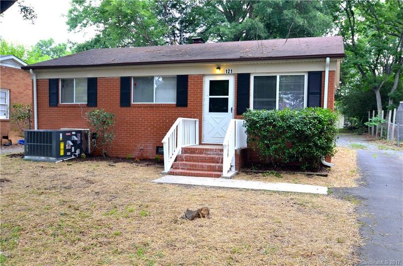 121 Olive St, Pineville, NC 28134