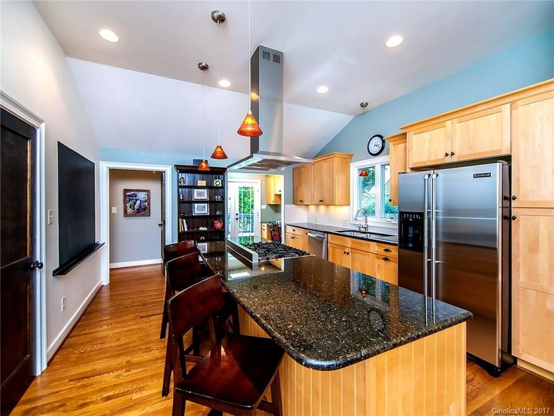 1010 Guilford Rd, Charlotte, NC 28209