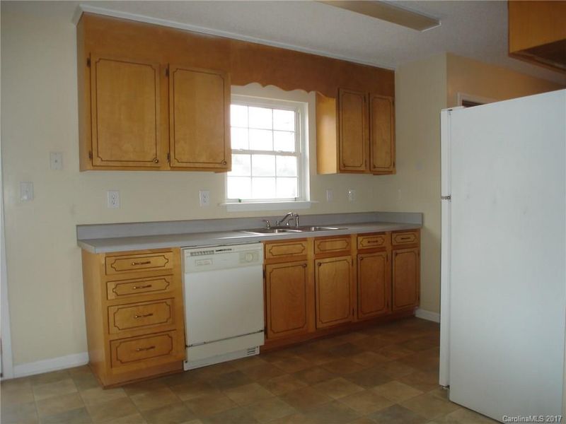 801 Victoria Ave, Kannapolis, NC 28081