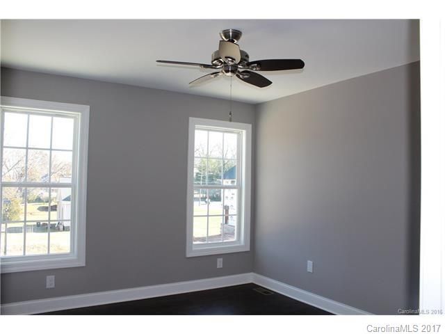 710 N Main St #710, Mooresville, NC 28115