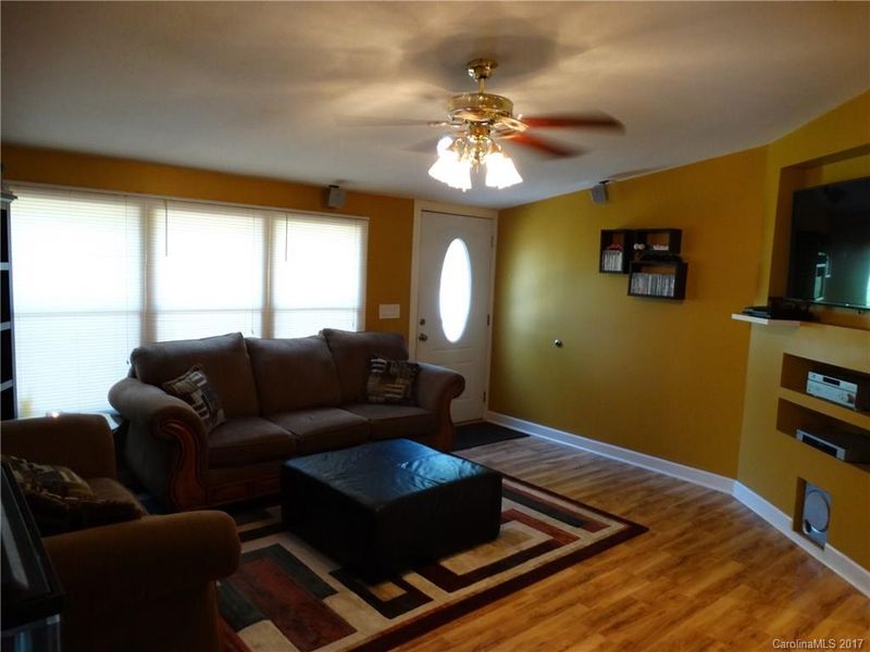 2845 21st Street Ln NE, Hickory, NC 28601