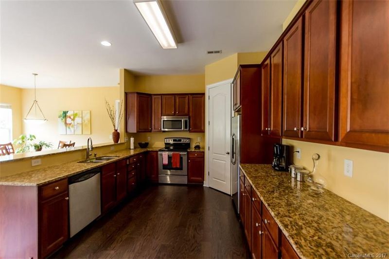 1311 Sarandon Dr, Matthews, NC 28104