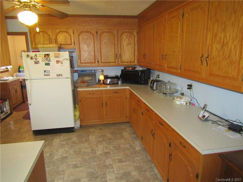 2232 Highway 182 Hw, Lincolnton, NC 28092