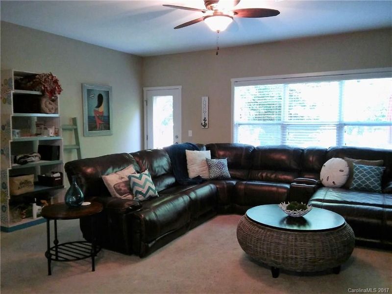9629 Hanberry Blvd, Charlotte, NC 28213