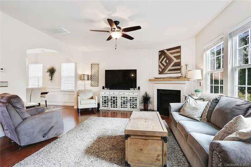152 Cherry Bark Dr, Mooresville, NC 28117
