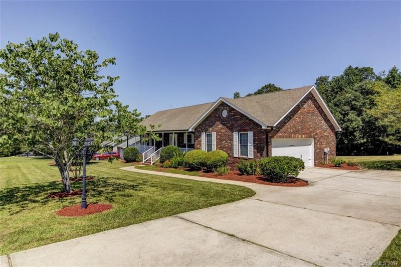 10734 Paxtons Pl, Davidson, NC 28036