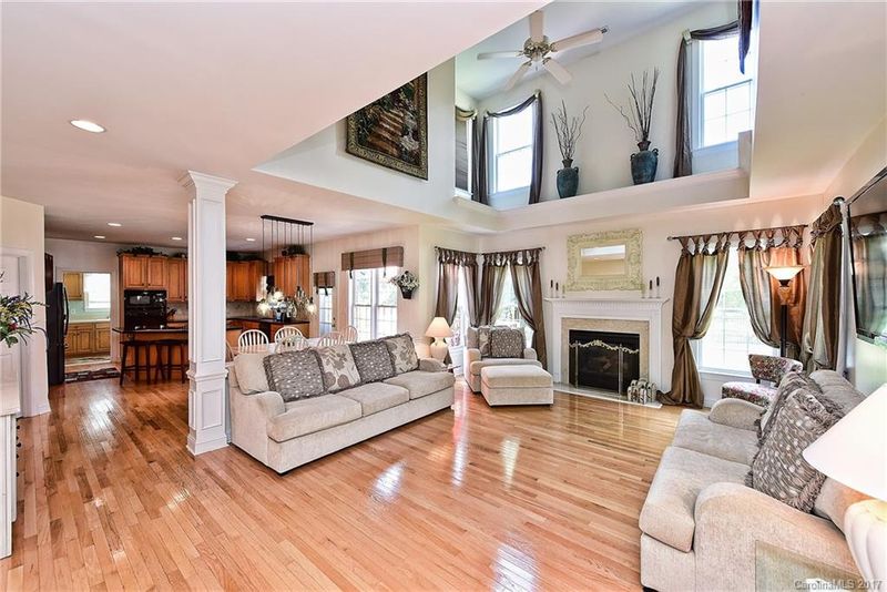 5803 Hartfield Downs Dr, Charlotte, NC 28269