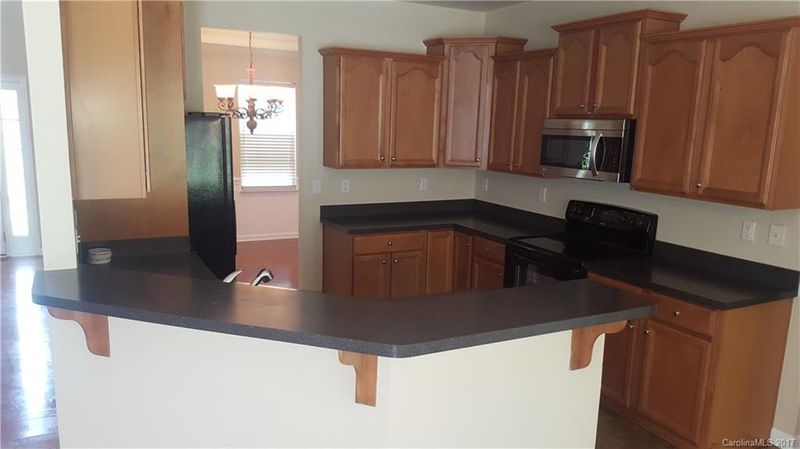 2415 Lakeview Cir, Matthews, NC 28105