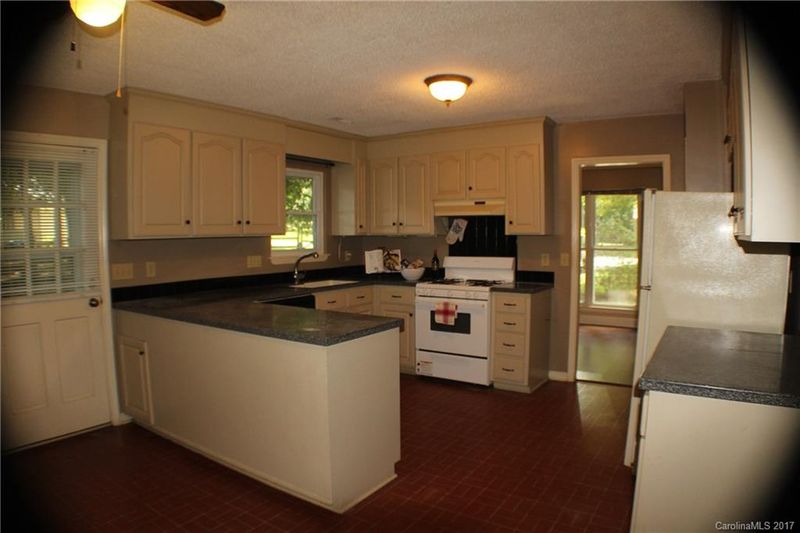 10017 Topeka Dr, Mint Hill, NC 28227