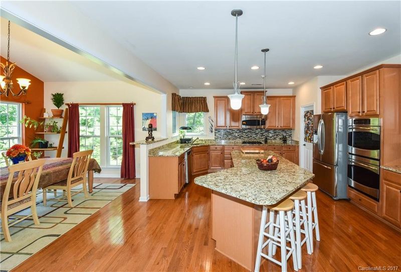 2510 Hamlet Ct, Matthews, NC 28105