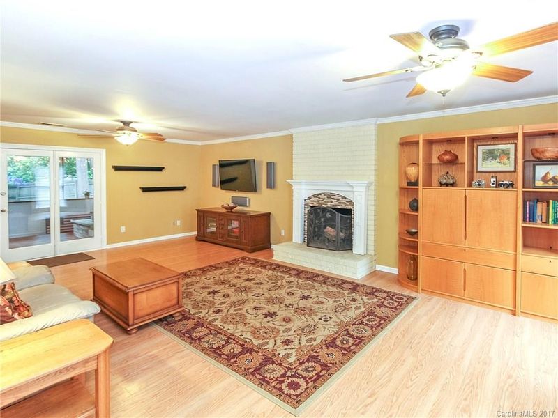 818 Brightmoor Dr, Matthews, NC 28105